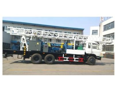 中国 300DF Dongfeng Water Well Drill Rig Truck Mounted With 300m Hole Depth 販売のため