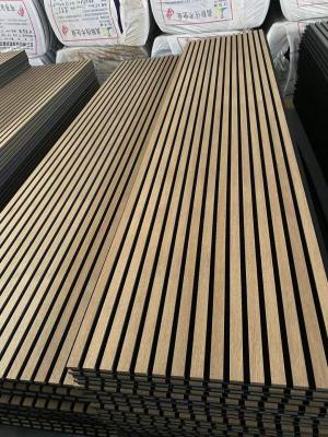 China El panel acústico de madera 21m m de la chapa del roble de la absorción sana de Eco en venta