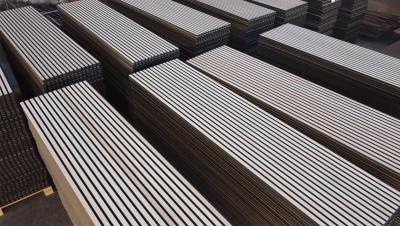 China Los paneles acústicos de madera naturales del roble ahumado para los materiales de construcción en venta