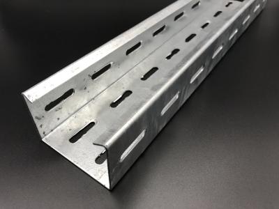 China Tela de cable con ranuras de 2400x500x4 mm galvanizado a fuego caliente en venta