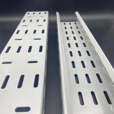 中国 Customized Powder Coated 50-700mm Wide Perforated Cable Tray 販売のため