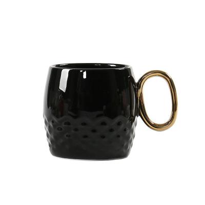 China Funny Pineapple Shape Ceramic Coffee Mugs Porcelain Black White With Gold Handle Plated for sale