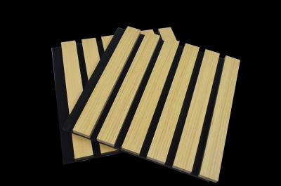 China Wooden Fireproof Slat Wall Acoustic Panels Hot Melt Adhesive 600*2800*21Mm for sale