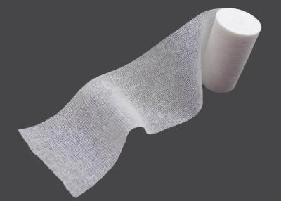 China Rollo de gasa 100% algodón Materiales médicos Ancho 90 cm 4 capas en venta