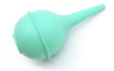 China Jeringuilla suave disponible de la limpieza/del retiro de la cera de oído del PVC de la jeringuilla médica del oído en venta