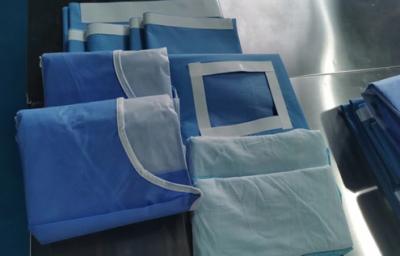 Chine Le chirurgien Caesarean Disposable Surgical emballe la section non tissée de C drapent inclus à vendre