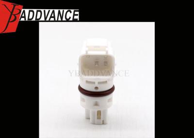 China Top Quality Electric White 4 Pin Male Fuel Pump Harness Connector For  Nissan for sale