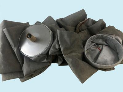 China tela filtrante media de la fibra de vidrio del álcali de la casa del bolso del cemento del bolso de filtro de la fibra de vidrio 630GSM en venta