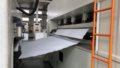 Chine Tissu filtrant industriel d'utilisation de sac de Colletor de la poussière/tissu filtrant non tissé de bon à l'air 550gsm polyester de perméabilité à vendre