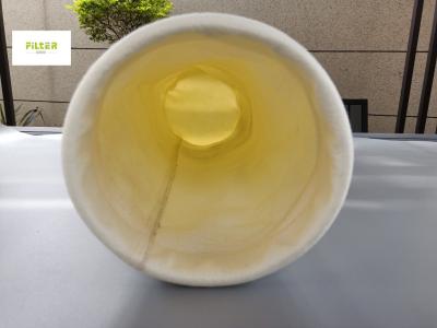 China Bolso de filtro de acrílico del poliéster 550GSM para resistente alcalino del colector de polvo en venta