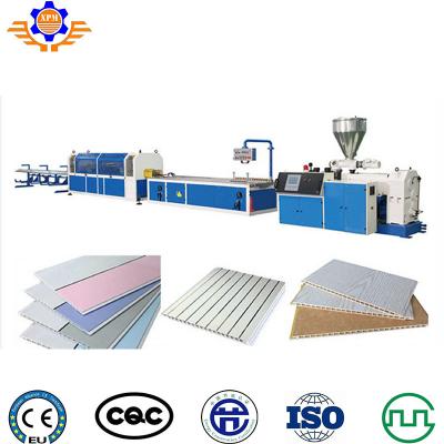 中国 2 - 4M/Min Plastic Pvc Ceiling Extrusion Line Pvc Panel Making Machine Production Line 販売のため