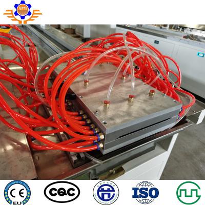 China 150 - 320Kg/H WPC PVC Wall And Ceiling Panel Board Extrusion Line PVC Panel Extruder Machine Te koop