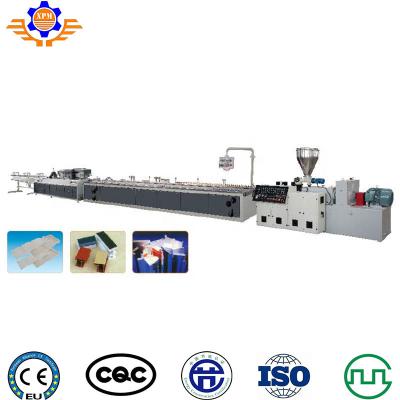 中国 150KG/H囲う木製のプラスチック合成のWpcのプロフィールの生産ライン機械を作る 販売のため