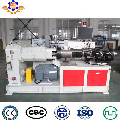 Chine 150 à la ligne d'extrusion de profil de PVC 320Kg/H machine d'extrudeuse de débourbage de câble électrique avec le poinçon à vendre