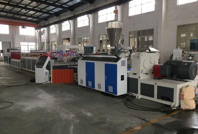 China PVC glasierte das Fliesen-Blatt-Extruder-Maschinen-Dach-Wand-Wellblech, das Maschine herstellt zu verkaufen
