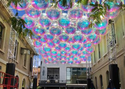 China Bolas de espejo iridiscentes inflables decorativas flotantes de la bola de espejo colorida inflable del deslumbramiento gigante del PVC en venta