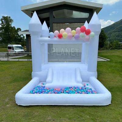 China Porta-malas para crianças festa castelo de salto inflável salto branco casa de salto com buraco de bola e escorrega à venda
