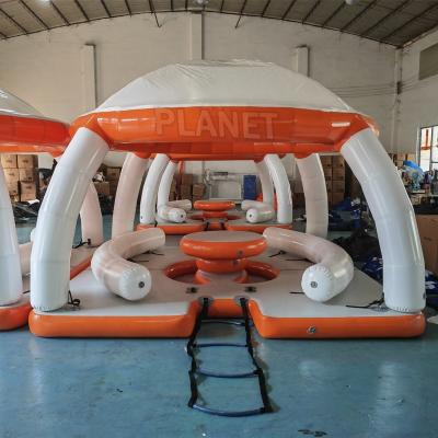 China Equipamento de Jogos aquáticos Ilha flutuante inflável com tenda plataforma de doca de PVC tenda flutuante à venda
