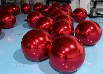 China Deslumbre la bola de espejo inflable del color, globo inflable del disco de los 60cm para casarse la decoración en venta