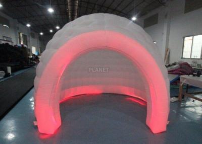 China barraca inflável da abóbada do iglu da bolha Oxford de pano branco de 3m com luz conduzida à venda