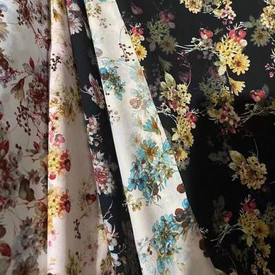 China Lightweight 90-150gsm Chiffon Printed Woven Fabrics Softable For Dress for sale