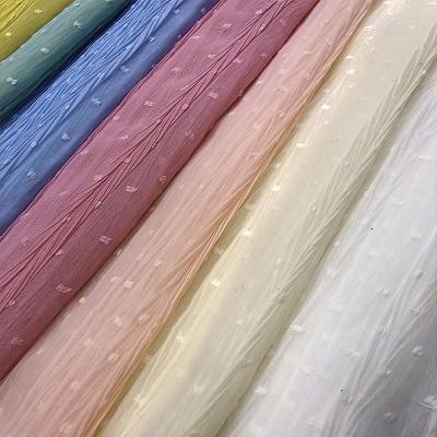 Китай Crinkle жаккарда точки польки ткани Тюль полиэстера 100-250gsm плиссировал ткань продается