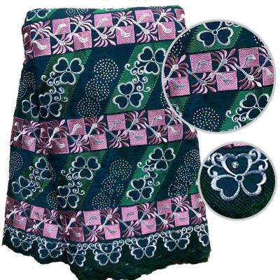 Chine Matériel de dentelle de voile de fausses pierres de tissu de broderie coloré par 145cm de coton de polyester à vendre