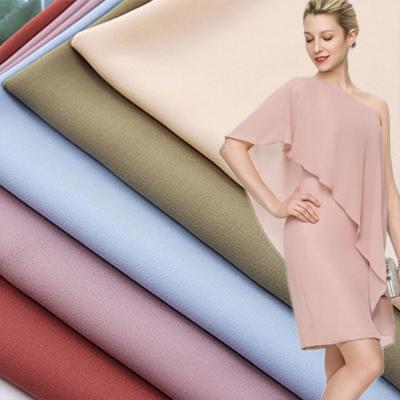 China Sustainable 138gsm Plain Dyeing Polyester Fabric For Women'S Clothing for sale