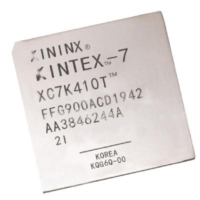 China Embedded Processors XC5VLX155-2FF1760I Tray for sale