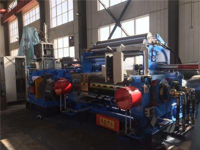 China Rubber Mixing Mill Machine With Smooth Roller Cooling Plc Control System 150Mm Roller Space Te koop