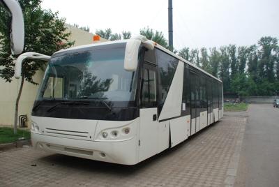 China Large Capacity Low Carbon Alloy Body Airport Passenger Bus Ramp Bus DC24V 240W for sale