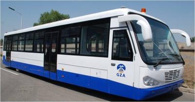 China Airport Diesel Engine Low Floor Buses With PPG Polyurethane Finishing for sale