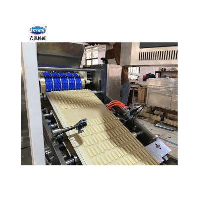 China Commercial Biscuit Making Machine Sandwiching Biscuit Making Machine Automatic for sale