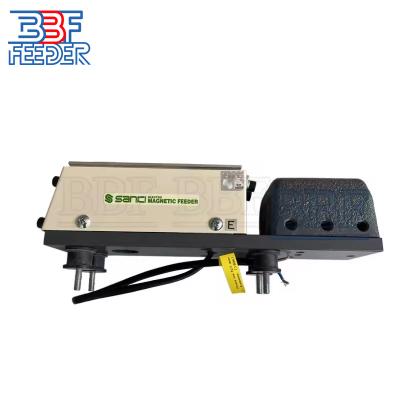 China Sanki CA-L200AG Vibratory Linear Feeder Electromagnetic Linear Vibrating Feeder for sale