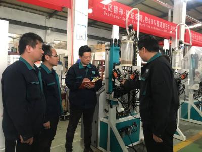 China Flüssige trocknende Füllmaschine für isolierende Glasfertigungsstraße zu verkaufen