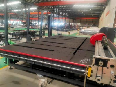 China 2500mm de Automatische Industriële Machine van het Glassnijdenmachine Bevlekte Glassnijden Te koop