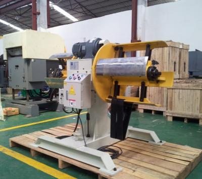China Máquina principal doble de Decoiling de la hoja para la prensa de bobina de acero pesada en venta
