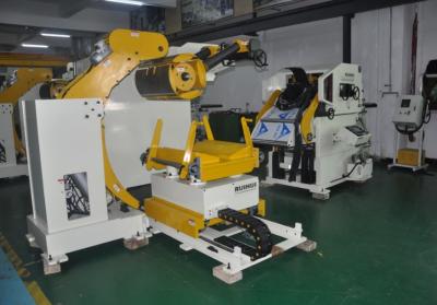 China Bobina de aço do alimentador que endireita as máquinas 3 em 1 NC Decoiler servo 380V 15KW à venda