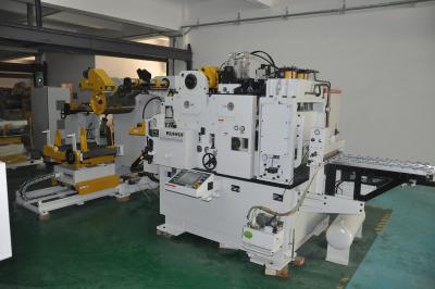 China 3 totalmente automático em 1 processamento de perfuração de endireitamento da máquina MAC4-600H do alimentador do rolo à venda