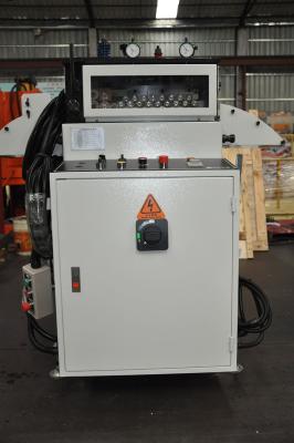 China Geared Motor Driven NC Plate Leveling Machine For Straighten Aluminum Processing en venta