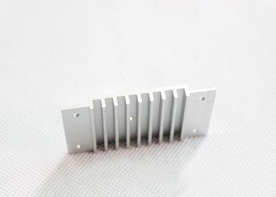 Chine Le radiateur ISO14001 en aluminium digne de confiance profile le traitement de perçage de commande numérique par ordinateur à vendre