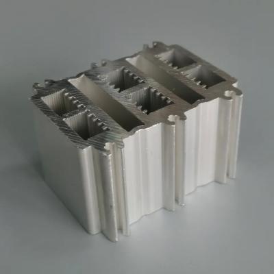 China Aluminum hollow heat sink aluminum profile suppliers aluminum heat sink for industry en venta