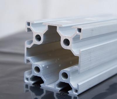 Chine Coutume profil industriel d'extrusion en aluminium de fente de 6060 T avec la finition de anodisation à vendre