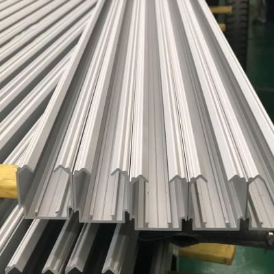 Chine Approvisionnement en aluminium d'usine de la Chine de profil de rail de voie de Polonais de rideau à vendre