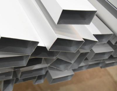 China Perfiles de aluminio de carpa de extrusión de aluminio anodizado de mástil de las duchas de los cuartos de tubo cuadrado perfiles de marco de aluminio en venta