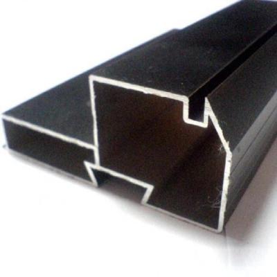 Κίνα Σχεδιαγράμματα των μαύρων ντυμένα σκόνη RAL9006 οδηγήσεων αλουμινίου/σχεδιαγράμματα εξώθησης αργιλίου προς πώληση