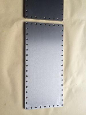 China Lochende maschinell bearbeitende kundenspezifische Aluminiumverdrängungs-Aluminiumplatte mit Kräuselungsart zu verkaufen