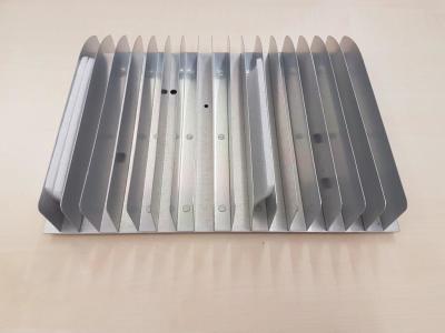 Cina 6063 profili di alluminio del dissipatore di calore Matrial della forgia cruda di T5 con l'elaborazione della colata in vendita
