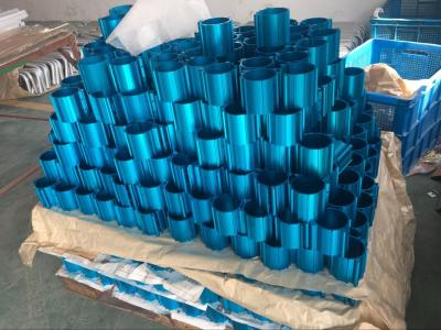 China Präzision 6063T, die 100mm Längen-Aluminiumeinschließungen mit Blau anodisierter Farbe schneidet zu verkaufen