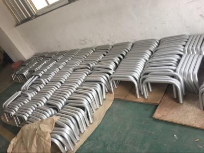 China Tubo redondo de alumínio anodizado prata fazendo à máquina de AA20um com furos à venda